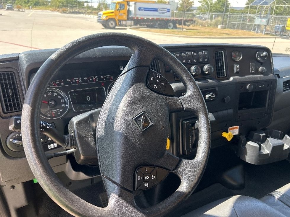 Medium Duty Box Truck-Light and Medium Duty Trucks-International-2021-MV607-Fort Worth-TX-178,295\n\t\tmiles-$ 35,500 - Image 17