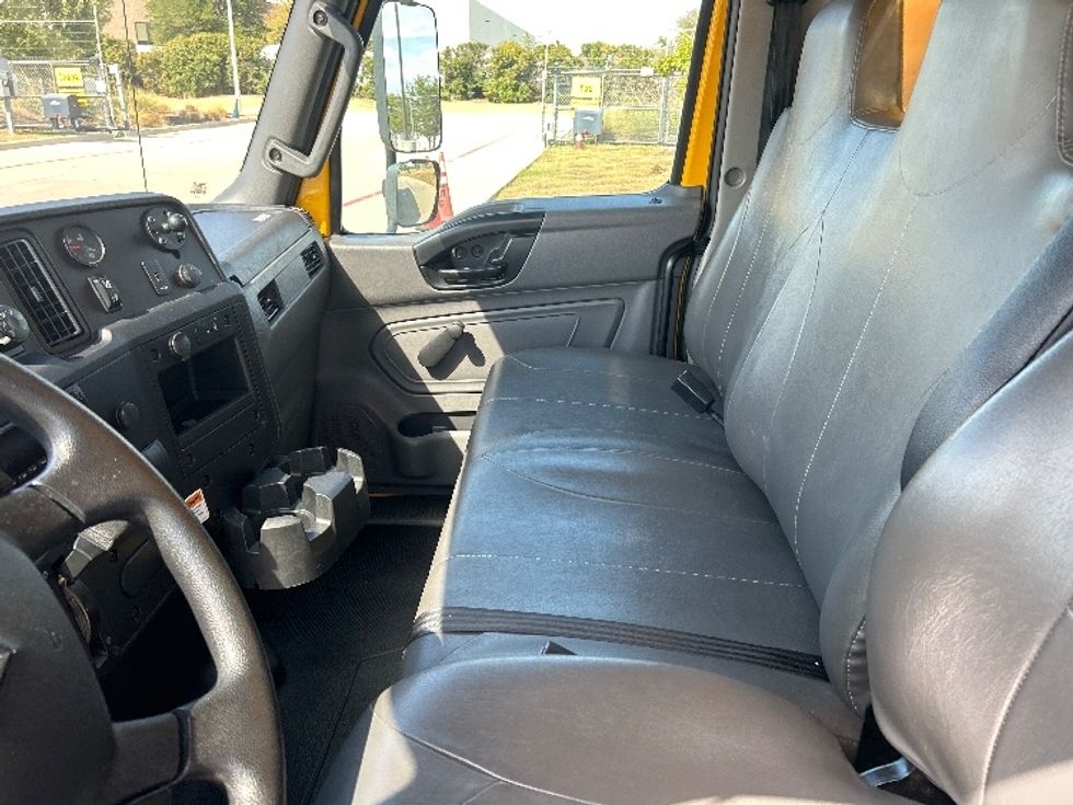 Medium Duty Box Truck-Light and Medium Duty Trucks-International-2021-MV607-Fort Worth-TX-178,295\n\t\tmiles-$ 35,500 - Image 18