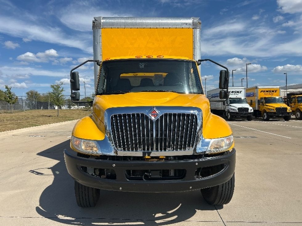 Medium Duty Box Truck-Light and Medium Duty Trucks-International-2021-MV607-Fort Worth-TX-178,295\n\t\tmiles-$ 35,500 - Image 2