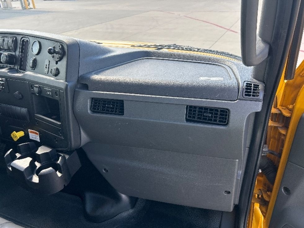 Medium Duty Box Truck-Light and Medium Duty Trucks-International-2021-MV607-Fort Worth-TX-178,295\n\t\tmiles-$ 35,500 - Image 20