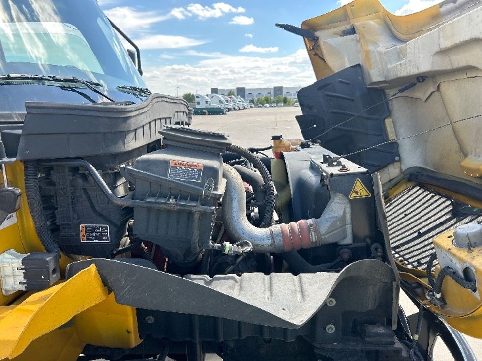 Medium Duty Box Truck-Light and Medium Duty Trucks-International-2021-MV607-Fort Worth-TX-178,295\n\t\tmiles-$ 35,500 - Image 21