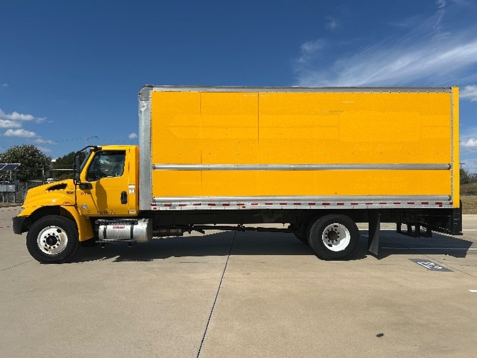 Medium Duty Box Truck-Light and Medium Duty Trucks-International-2021-MV607-Fort Worth-TX-178,295\n\t\tmiles-$ 35,500 - Image 4