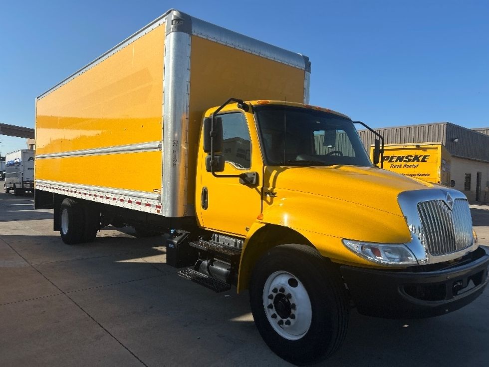 Medium Duty Box Truck-Light and Medium Duty Trucks-International-2021-MV607-Fort Worth-TX-203,425\n\t\tmiles-$ 44,750 - Image 1