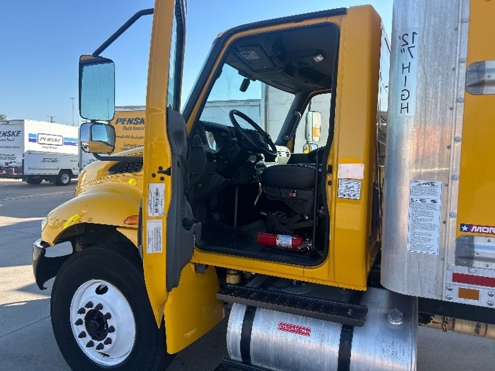 Medium Duty Box Truck-Light and Medium Duty Trucks-International-2021-MV607-Fort Worth-TX-203,425\n\t\tmiles-$ 44,750 - Image 16