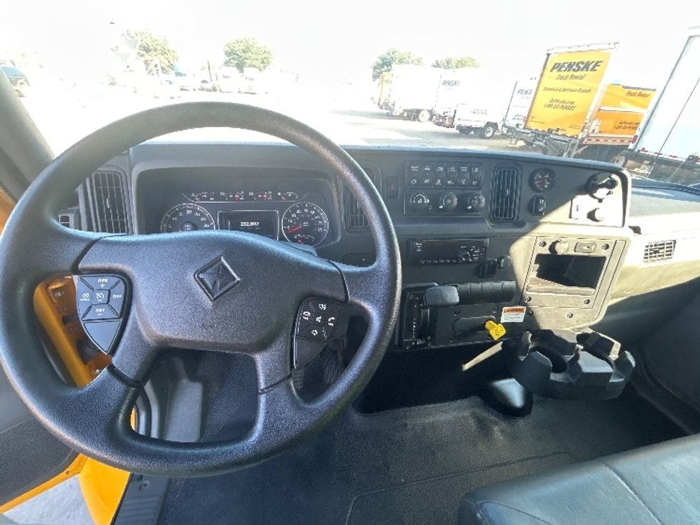 Medium Duty Box Truck-Light and Medium Duty Trucks-International-2021-MV607-Fort Worth-TX-203,425\n\t\tmiles-$ 44,750 - Image 18