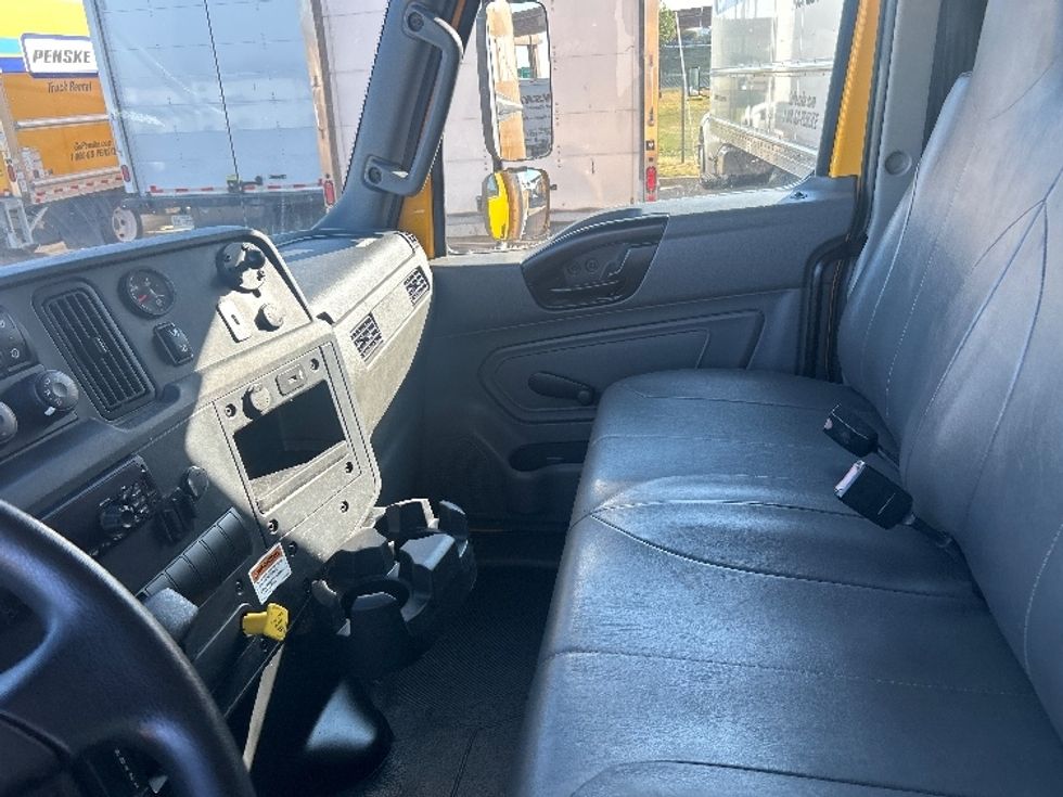 Medium Duty Box Truck-Light and Medium Duty Trucks-International-2021-MV607-Fort Worth-TX-203,425\n\t\tmiles-$ 44,750 - Image 19