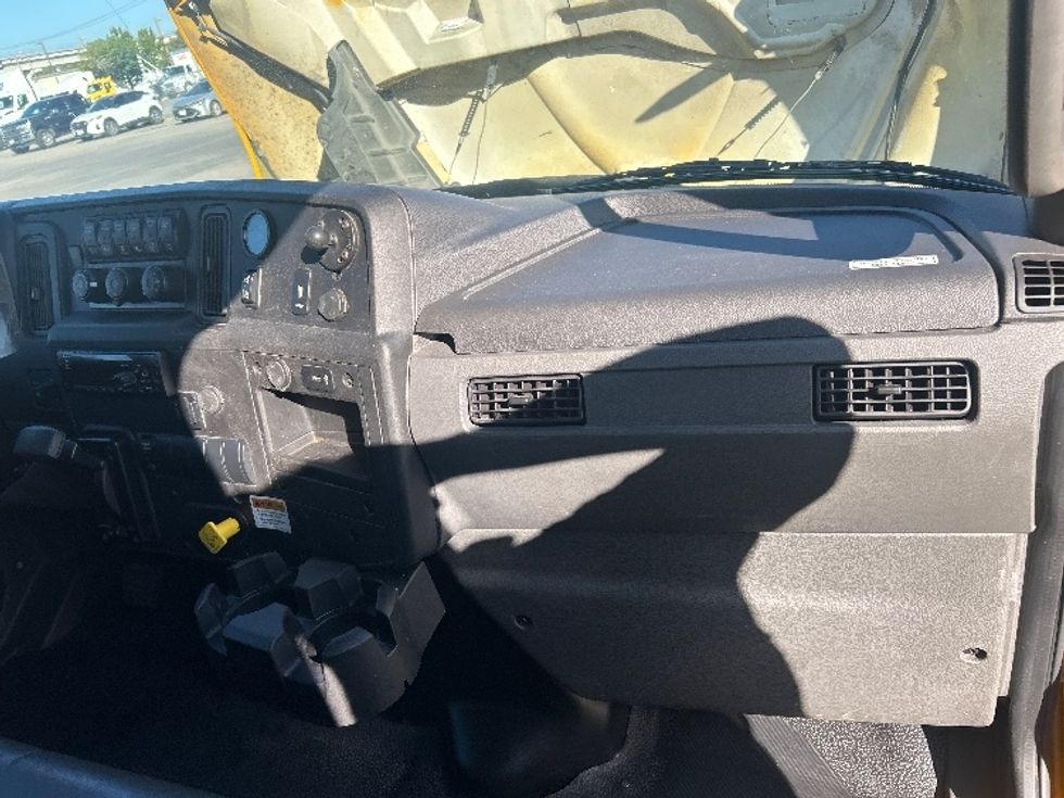 Medium Duty Box Truck-Light and Medium Duty Trucks-International-2021-MV607-Fort Worth-TX-203,425\n\t\tmiles-$ 44,750 - Image 21