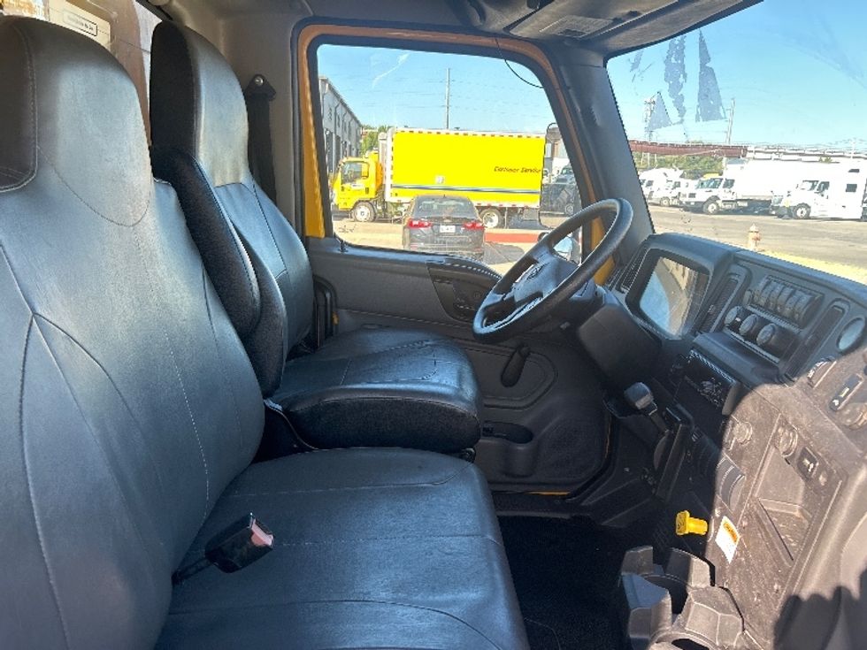 Medium Duty Box Truck-Light and Medium Duty Trucks-International-2021-MV607-Fort Worth-TX-203,425\n\t\tmiles-$ 44,750 - Image 22