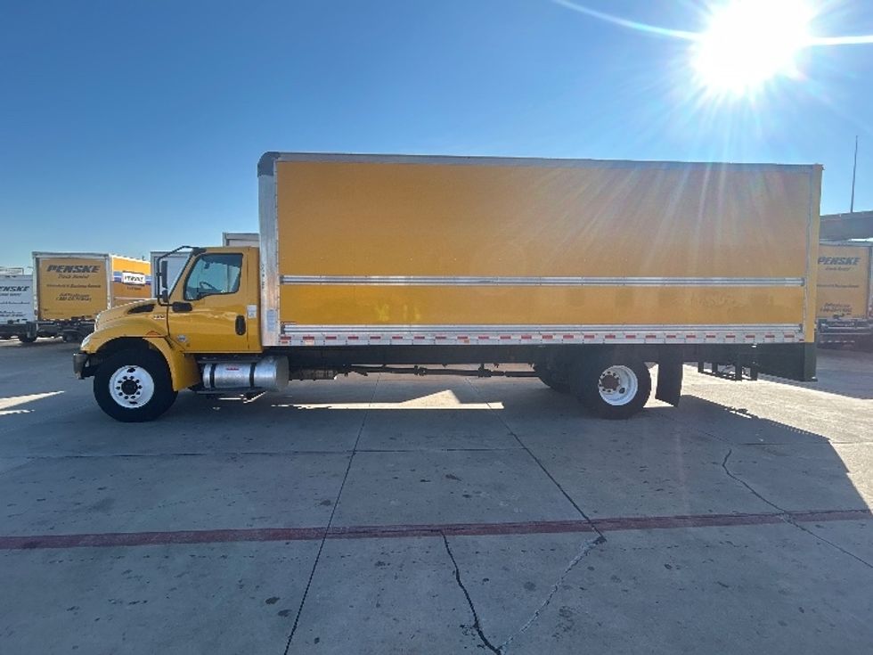 Medium Duty Box Truck-Light and Medium Duty Trucks-International-2021-MV607-Fort Worth-TX-203,425\n\t\tmiles-$ 44,750 - Image 4