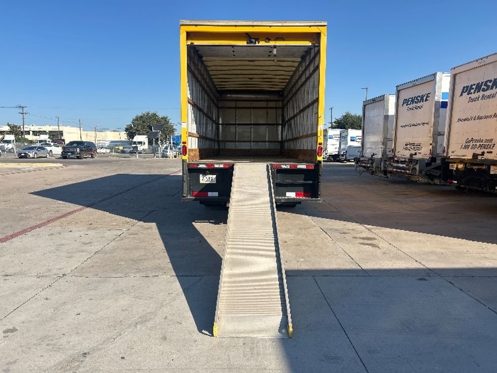 Medium Duty Box Truck-Light and Medium Duty Trucks-International-2021-MV607-Fort Worth-TX-203,425\n\t\tmiles-$ 44,750 - Image 9