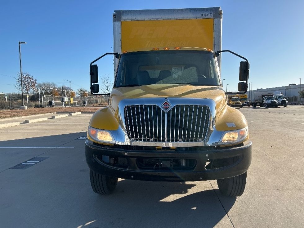 Medium Duty Box Truck-Light and Medium Duty Trucks-International-2021-MV607-Fort Worth-TX-209,893\n\t\tmiles-$ 39,500 - Image 2