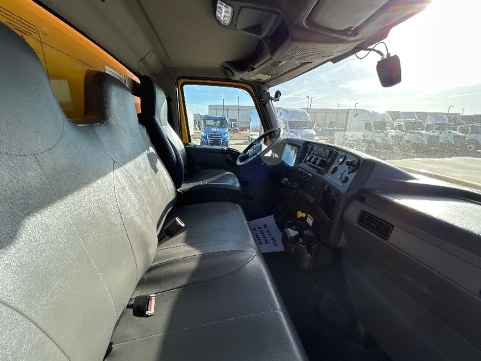 Medium Duty Box Truck-Light and Medium Duty Trucks-International-2021-MV607-Fort Worth-TX-209,893\n\t\tmiles-$ 39,500 - Image 22
