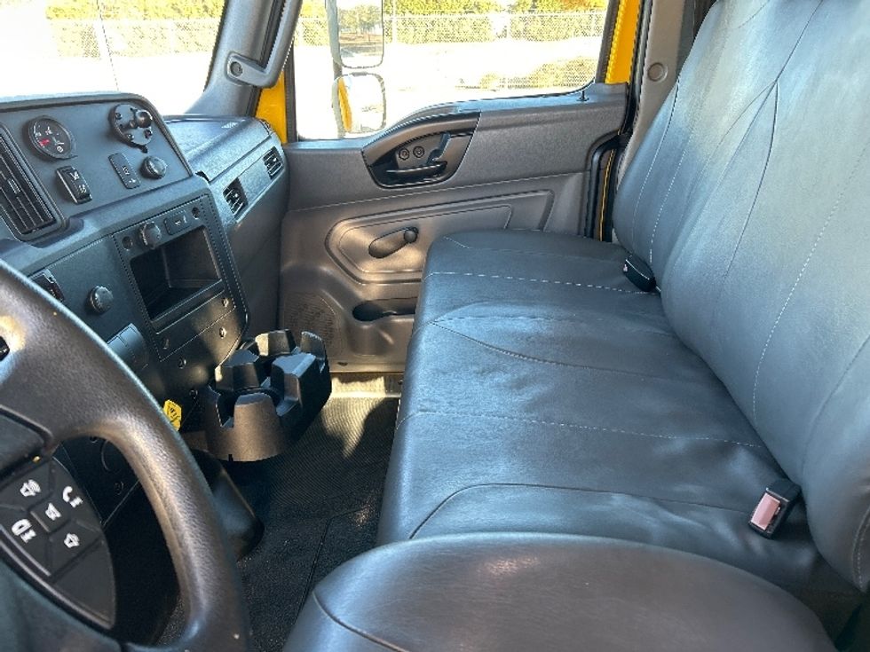 Medium Duty Box Truck-Light and Medium Duty Trucks-International-2021-MV607-Fort Worth-TX-224,052\n\t\tmiles-$ 37,250 - Image 19