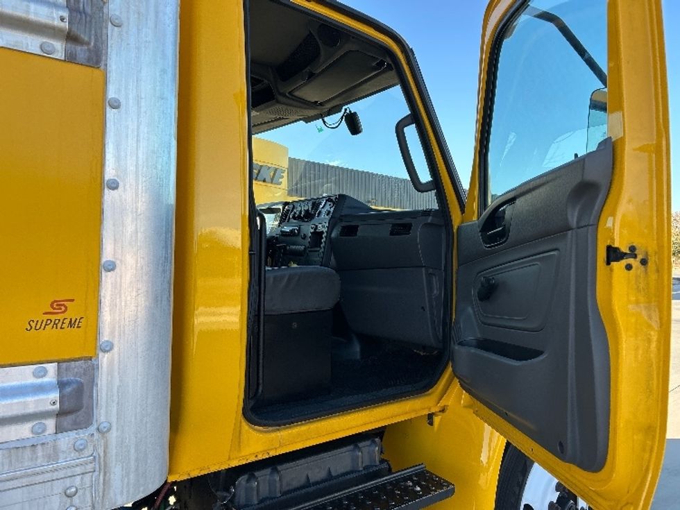 Medium Duty Box Truck-Light and Medium Duty Trucks-International-2021-MV607-Fort Worth-TX-224,052\n\t\tmiles-$ 37,250 - Image 20