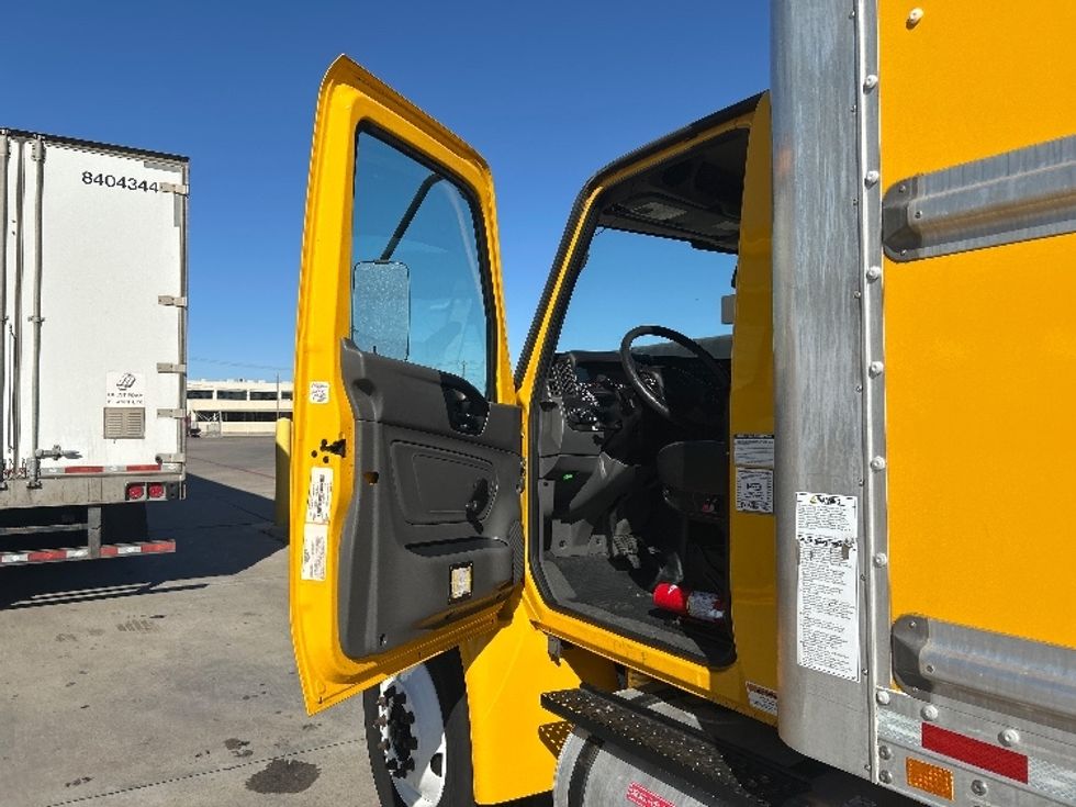 Medium Duty Box Truck-Light and Medium Duty Trucks-International-2021-MV607-Fort Worth-TX-226,334\n\t\tmiles-$ 38,500 - Image 16