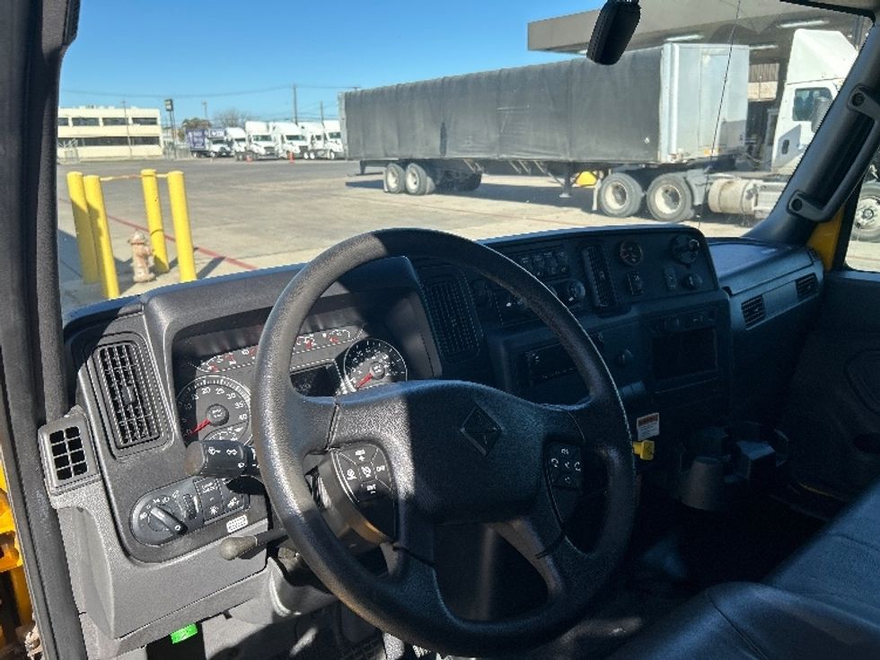 Medium Duty Box Truck-Light and Medium Duty Trucks-International-2021-MV607-Fort Worth-TX-226,334\n\t\tmiles-$ 38,500 - Image 17