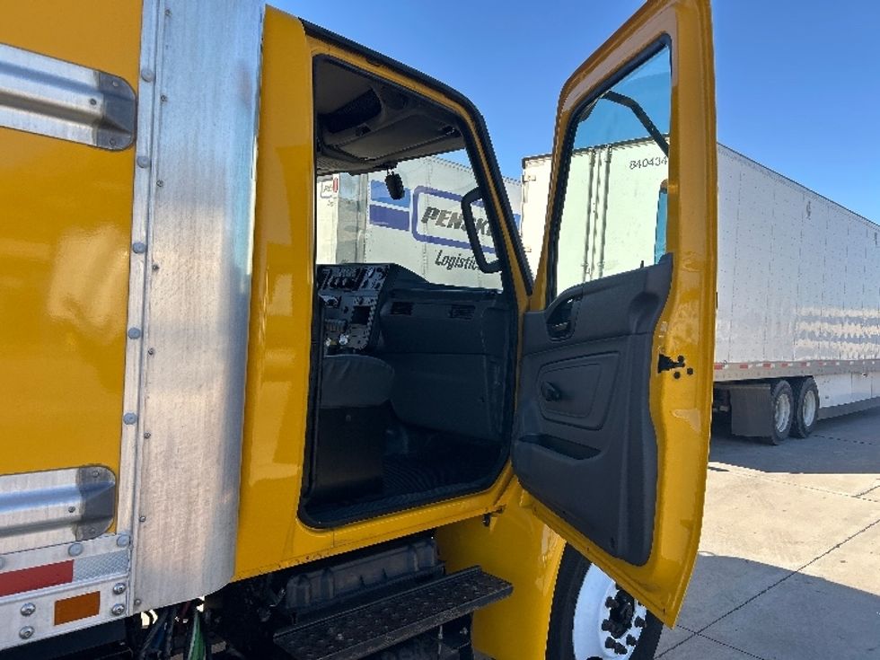 Medium Duty Box Truck-Light and Medium Duty Trucks-International-2021-MV607-Fort Worth-TX-226,334\n\t\tmiles-$ 38,500 - Image 20