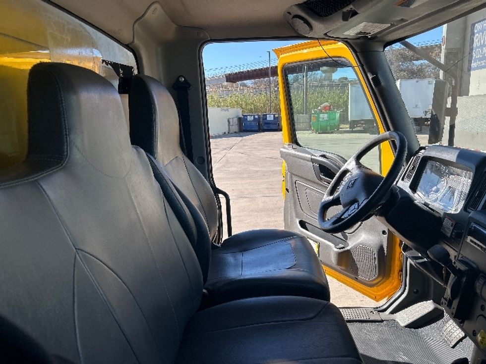 Medium Duty Box Truck-Light and Medium Duty Trucks-International-2021-MV607-Fort Worth-TX-226,334\n\t\tmiles-$ 38,500 - Image 22