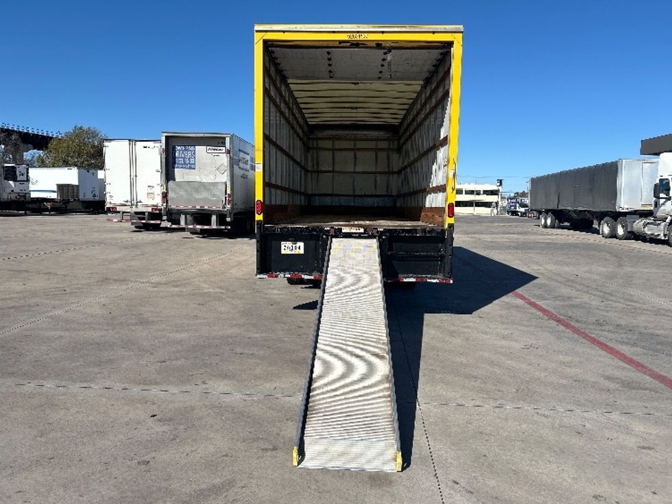 Medium Duty Box Truck-Light and Medium Duty Trucks-International-2021-MV607-Fort Worth-TX-226,334\n\t\tmiles-$ 38,500 - Image 9