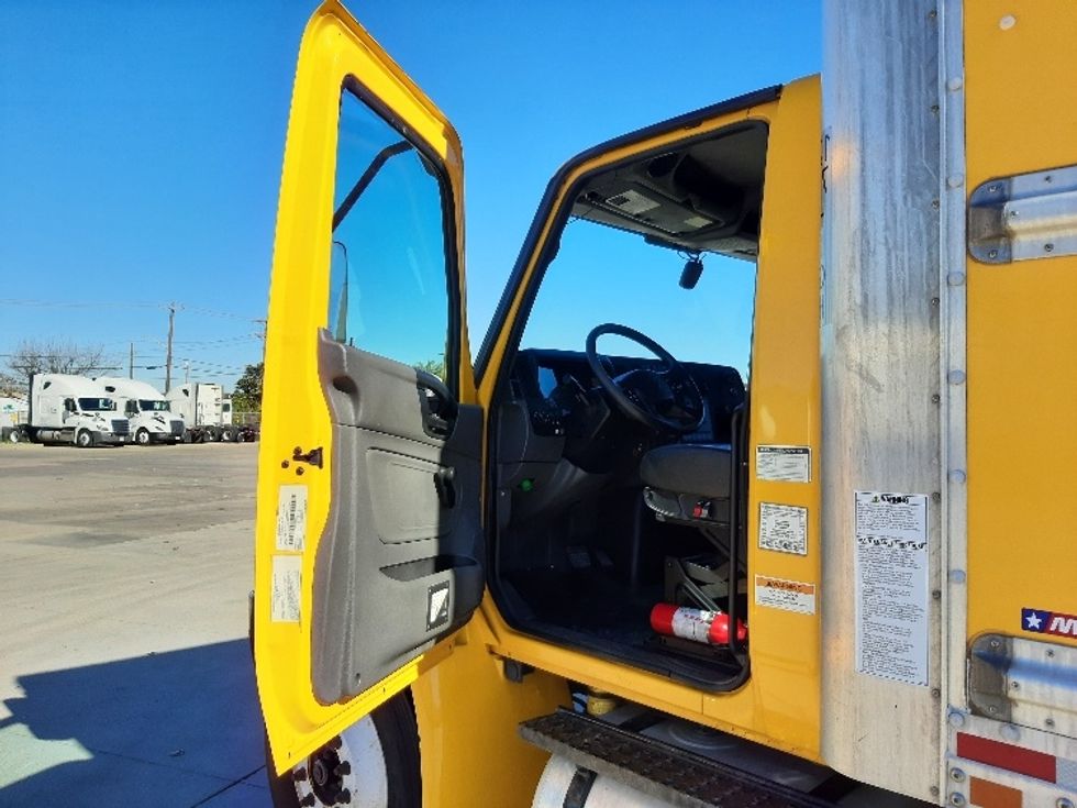 Medium Duty Box Truck-Light and Medium Duty Trucks-International-2021-MV607-Fort Worth-TX-231,004\n\t\tmiles-$ 37,750 - Image 15