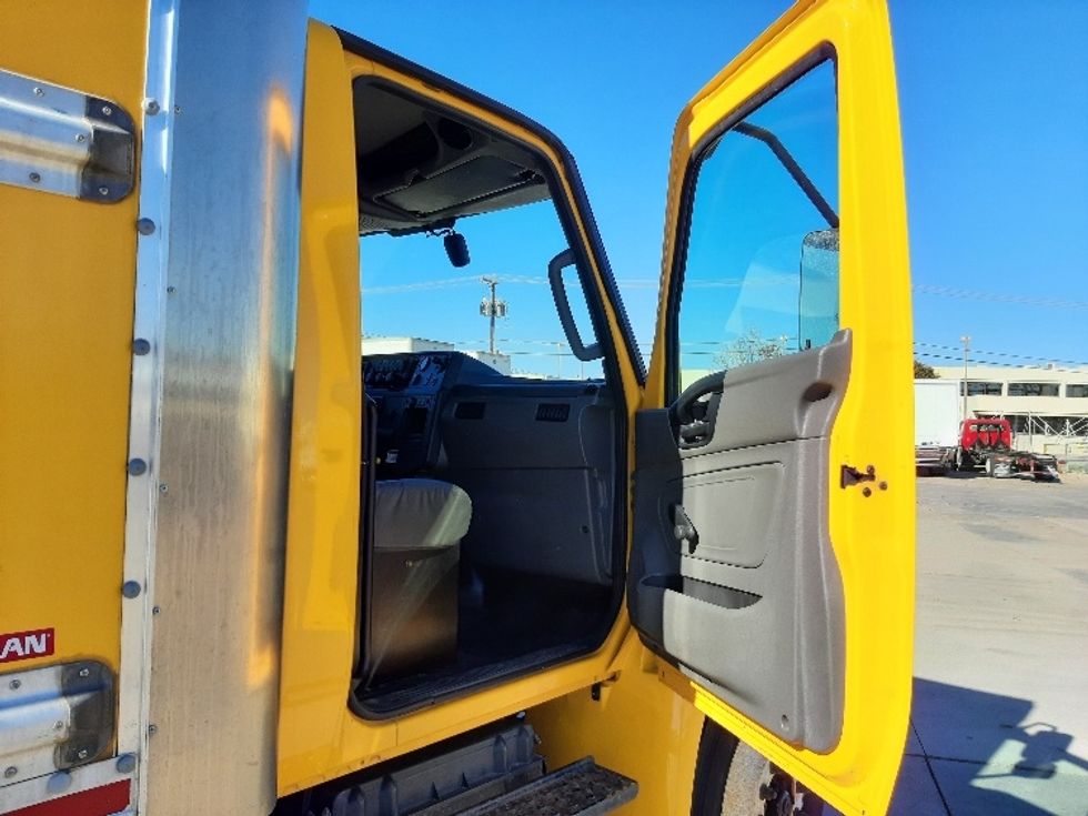 Medium Duty Box Truck-Light and Medium Duty Trucks-International-2021-MV607-Fort Worth-TX-231,004\n\t\tmiles-$ 37,750 - Image 19