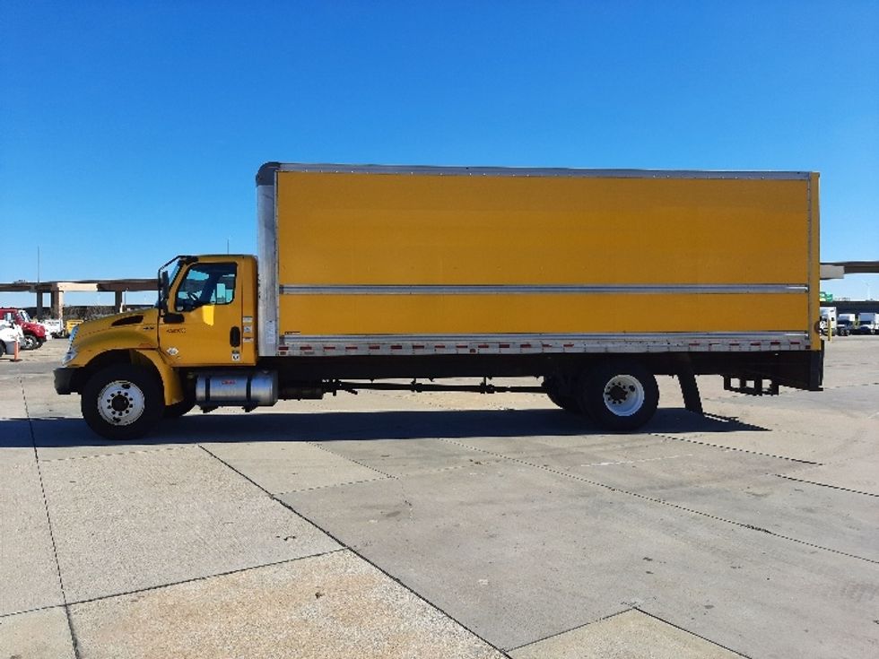 Medium Duty Box Truck-Light and Medium Duty Trucks-International-2021-MV607-Fort Worth-TX-231,004\n\t\tmiles-$ 37,750 - Image 4