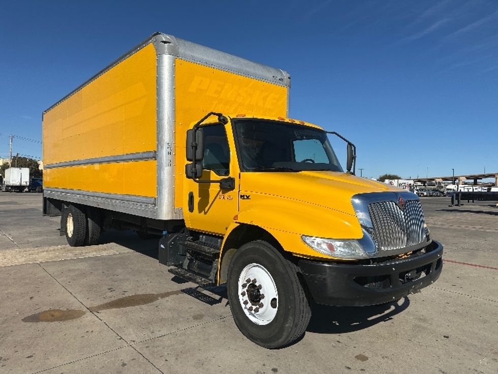 Medium Duty Box Truck-Light and Medium Duty Trucks-International-2021-MV607-Fort Worth-TX-252,084\n\t\tmiles-$ 31,750 - Image 1