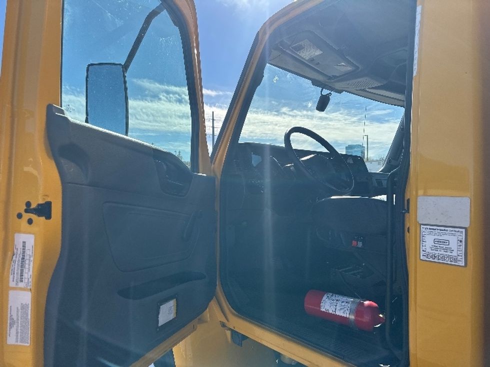 Medium Duty Box Truck-Light and Medium Duty Trucks-International-2021-MV607-Fort Worth-TX-252,084\n\t\tmiles-$ 31,750 - Image 16