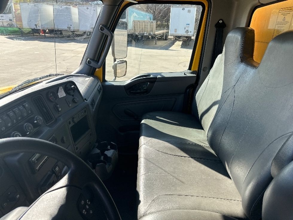 Medium Duty Box Truck-Light and Medium Duty Trucks-International-2021-MV607-Fort Worth-TX-252,084\n\t\tmiles-$ 31,750 - Image 19