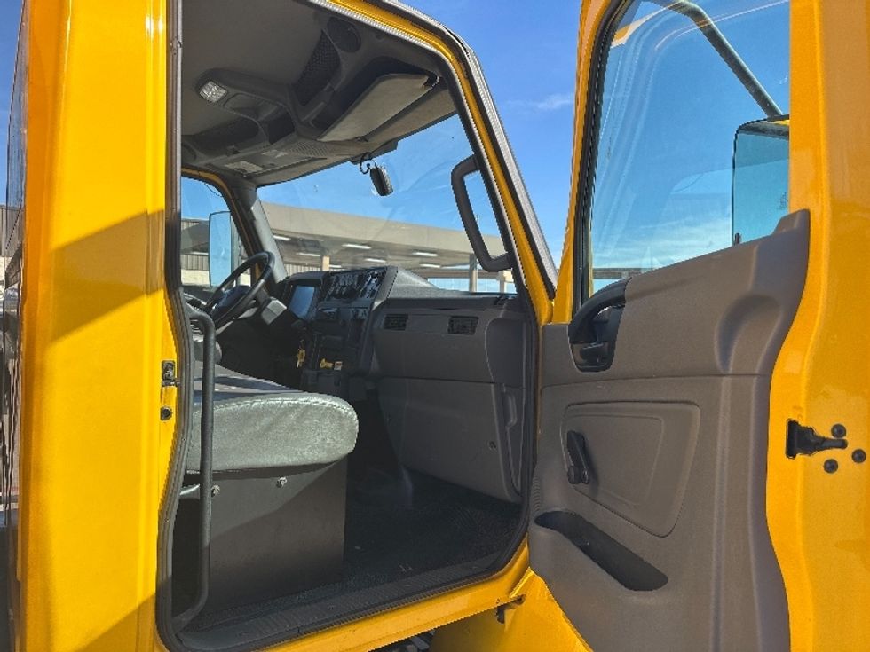 Medium Duty Box Truck-Light and Medium Duty Trucks-International-2021-MV607-Fort Worth-TX-252,084\n\t\tmiles-$ 31,750 - Image 20