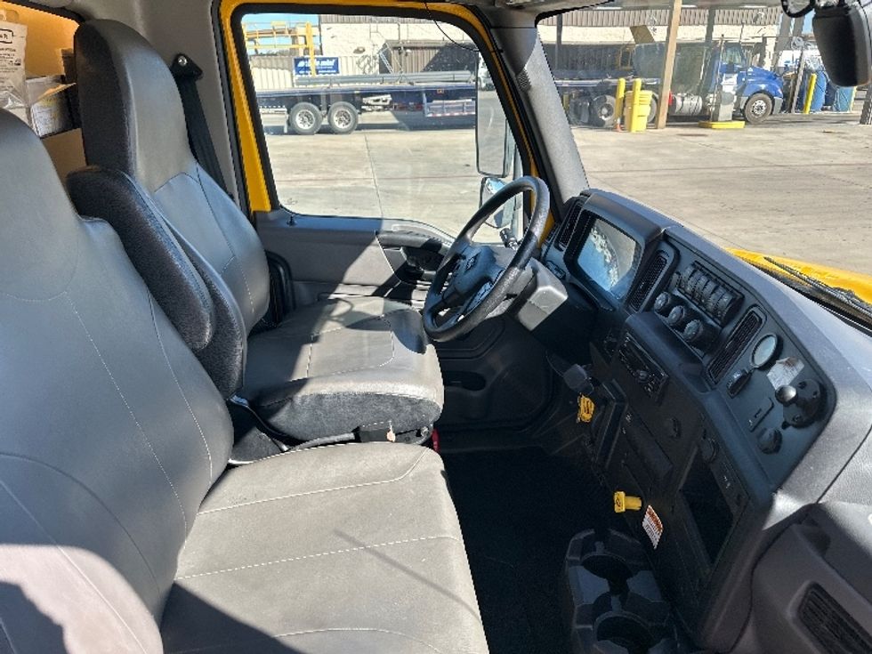 Medium Duty Box Truck-Light and Medium Duty Trucks-International-2021-MV607-Fort Worth-TX-252,084\n\t\tmiles-$ 31,750 - Image 22