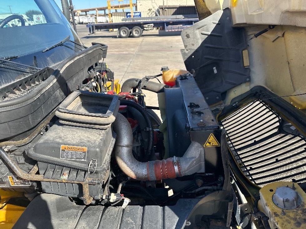 Medium Duty Box Truck-Light and Medium Duty Trucks-International-2021-MV607-Fort Worth-TX-252,084\n\t\tmiles-$ 31,750 - Image 23