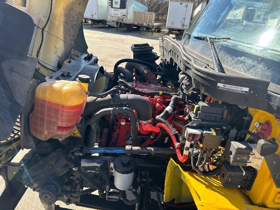 Medium Duty Box Truck-Light and Medium Duty Trucks-International-2021-MV607-Fort Worth-TX-252,084\n\t\tmiles-$ 31,750 - Image 24