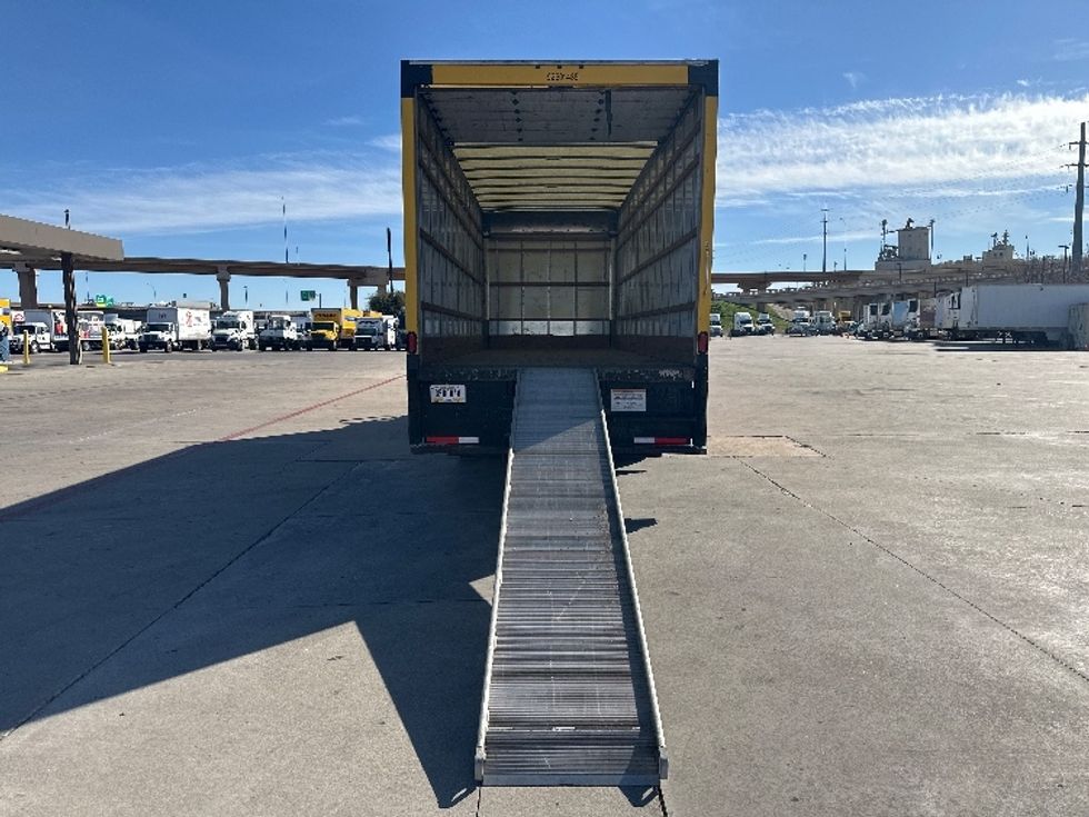 Medium Duty Box Truck-Light and Medium Duty Trucks-International-2021-MV607-Fort Worth-TX-252,084\n\t\tmiles-$ 31,750 - Image 9