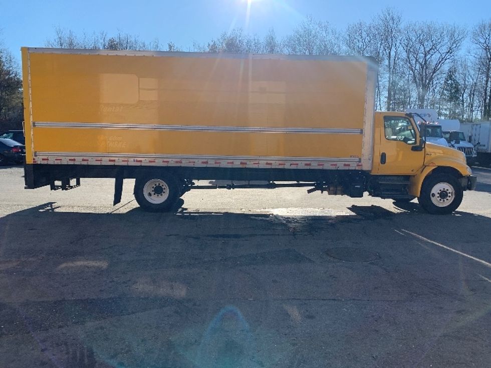 Medium Duty Box Truck-Light and Medium Duty Trucks-International-2021-MV607-Franklin-MA-209,302\n\t\tmiles-$ 35,250 - Image 15