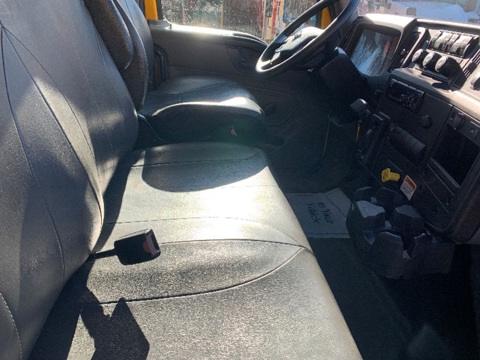 Medium Duty Box Truck-Light and Medium Duty Trucks-International-2021-MV607-Franklin-MA-209,302\n\t\tmiles-$ 35,250 - Image 22