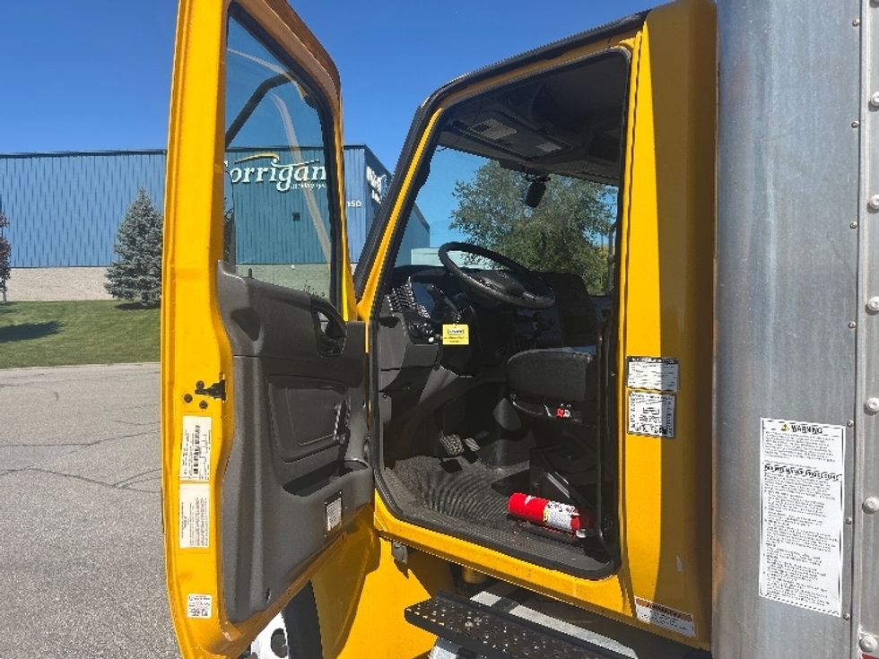 Medium Duty Box Truck-Light and Medium Duty Trucks-International-2021-MV607-Fredonia-NY-185,938\n\t\tmiles-$ 45,250 - Image 16