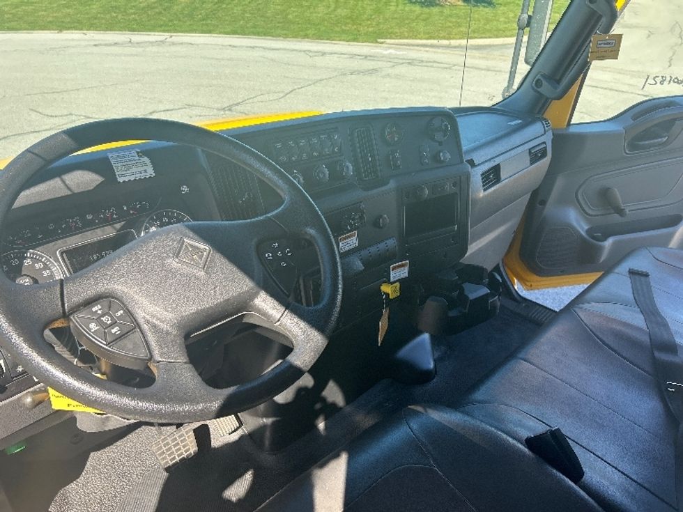 Medium Duty Box Truck-Light and Medium Duty Trucks-International-2021-MV607-Fredonia-NY-185,938\n\t\tmiles-$ 45,250 - Image 17