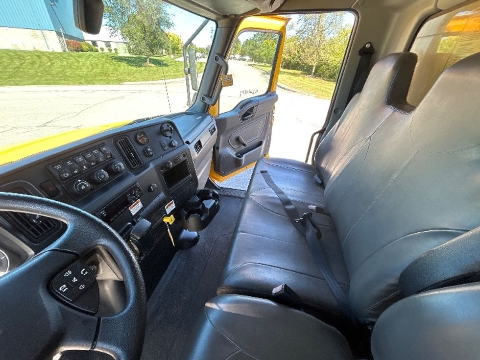 Medium Duty Box Truck-Light and Medium Duty Trucks-International-2021-MV607-Fredonia-NY-185,938\n\t\tmiles-$ 45,250 - Image 19