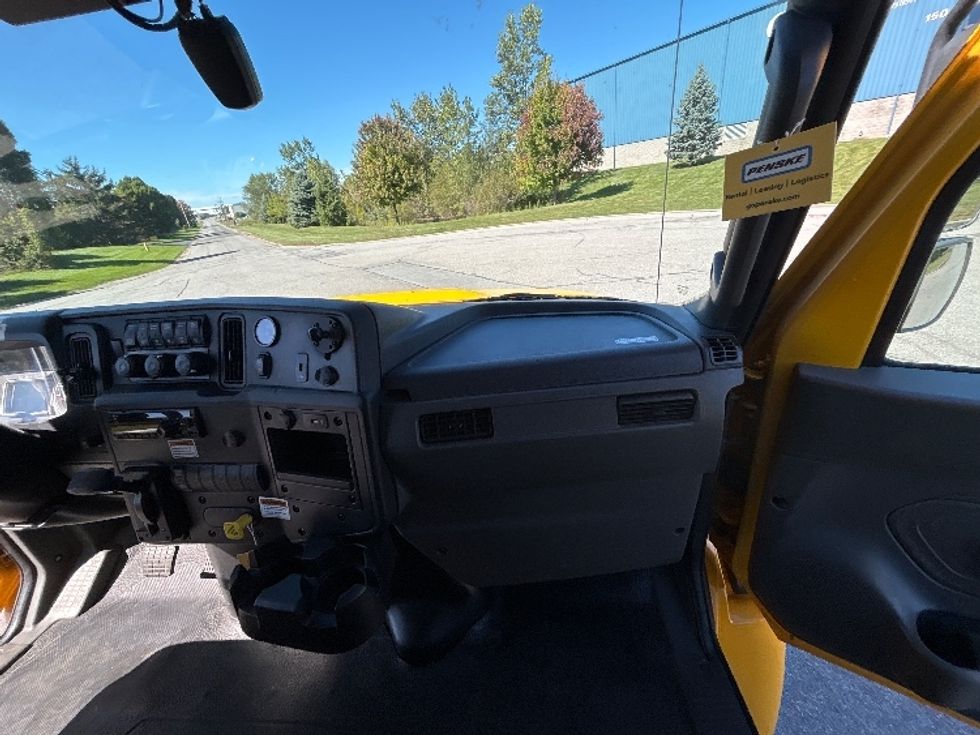 Medium Duty Box Truck-Light and Medium Duty Trucks-International-2021-MV607-Fredonia-NY-185,938\n\t\tmiles-$ 45,250 - Image 21