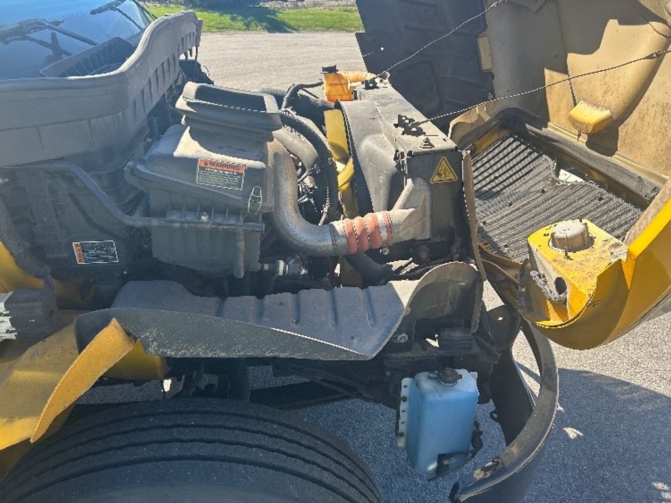 Medium Duty Box Truck-Light and Medium Duty Trucks-International-2021-MV607-Fredonia-NY-185,938\n\t\tmiles-$ 45,250 - Image 23