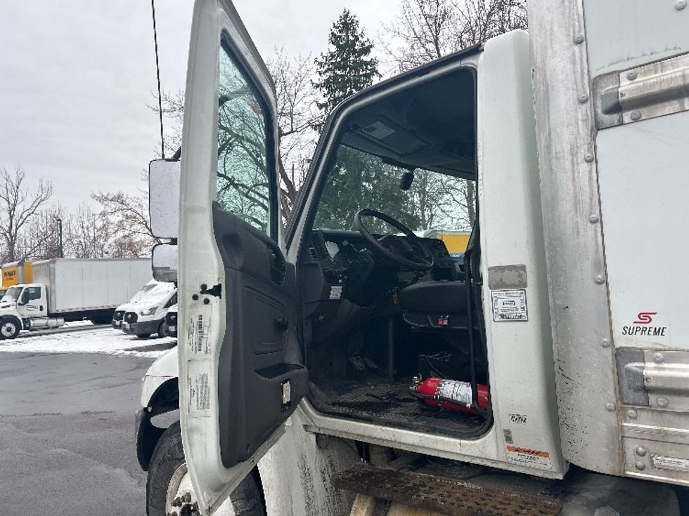Medium Duty Box Truck-Light and Medium Duty Trucks-International-2021-MV607-Fredonia-NY-205,323\n\t\tmiles-$ 44,500 - Image 16