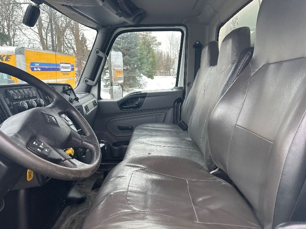 Medium Duty Box Truck-Light and Medium Duty Trucks-International-2021-MV607-Fredonia-NY-205,323\n\t\tmiles-$ 44,500 - Image 19