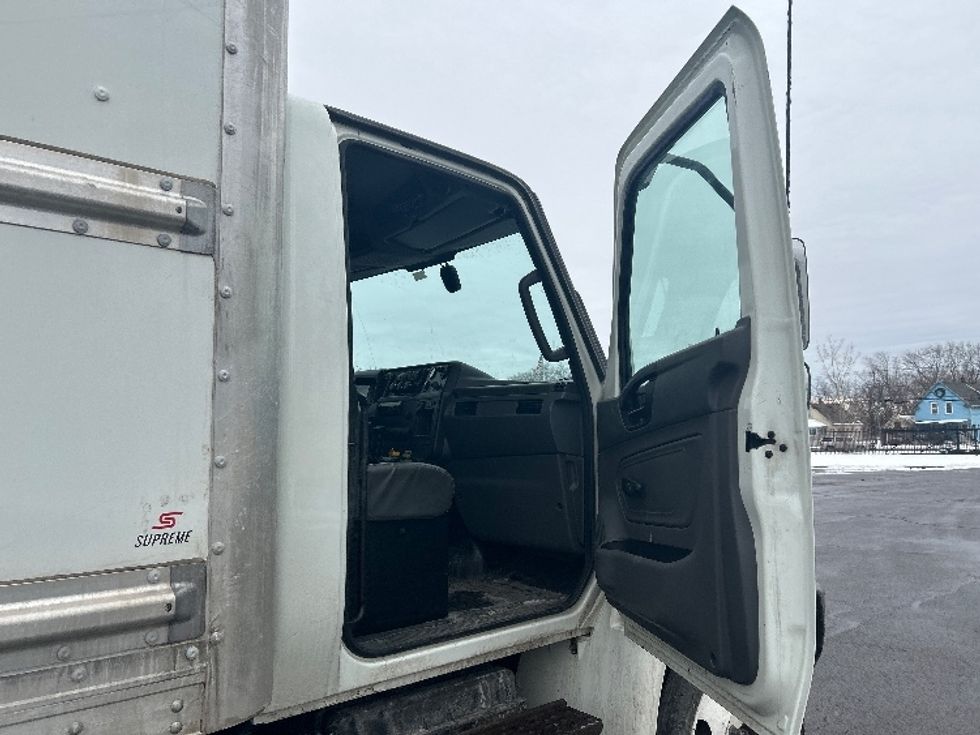 Medium Duty Box Truck-Light and Medium Duty Trucks-International-2021-MV607-Fredonia-NY-205,323\n\t\tmiles-$ 44,500 - Image 20