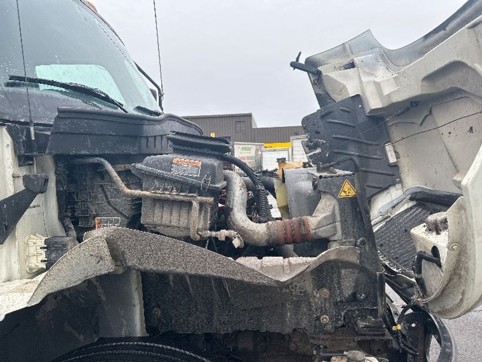 Medium Duty Box Truck-Light and Medium Duty Trucks-International-2021-MV607-Fredonia-NY-205,323\n\t\tmiles-$ 44,500 - Image 23