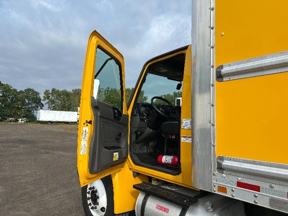 Medium Duty Box Truck-Light and Medium Duty Trucks-International-2021-MV607-Fredonia-NY-246,791\n\t\tmiles-$ 35,000 - Image 16