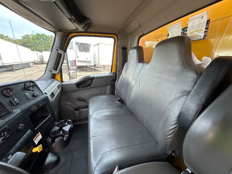 Medium Duty Box Truck-Light and Medium Duty Trucks-International-2021-MV607-Fredonia-NY-246,791\n\t\tmiles-$ 35,000 - Image 18