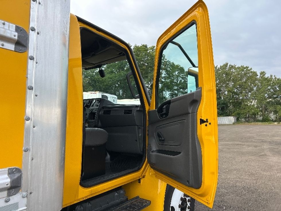 Medium Duty Box Truck-Light and Medium Duty Trucks-International-2021-MV607-Fredonia-NY-246,791\n\t\tmiles-$ 35,000 - Image 19