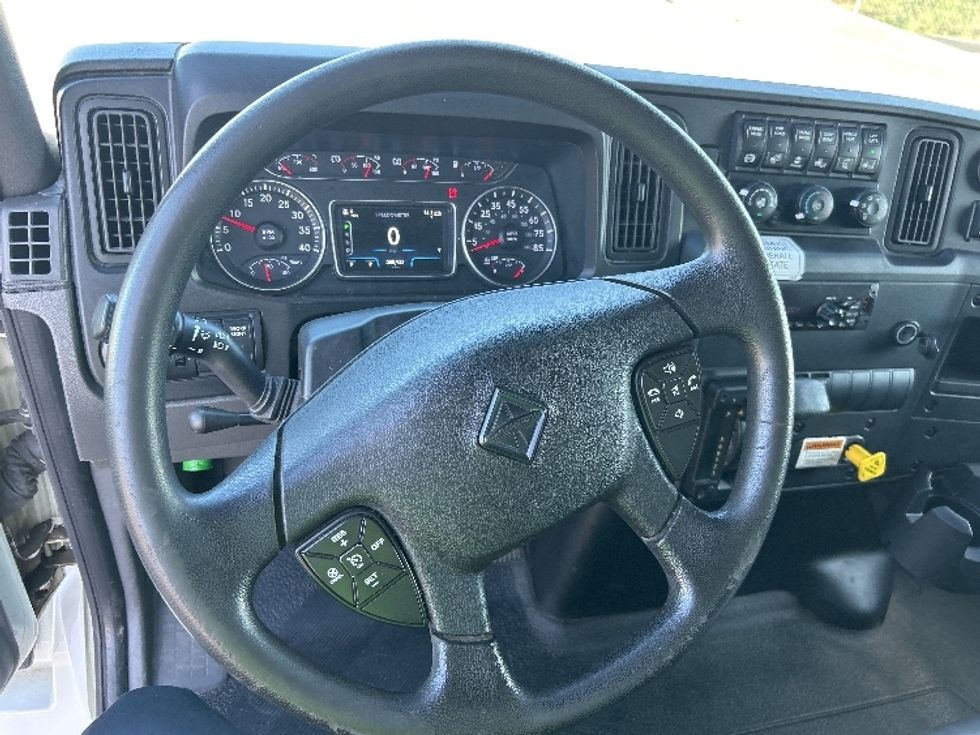 Medium Duty Box Truck-Light and Medium Duty Trucks-International-2021-MV607-Fresno-CA-191,297\n\t\tmiles-$ 54,000 - Image 17
