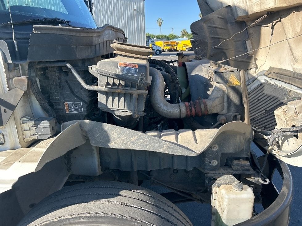 Medium Duty Box Truck-Light and Medium Duty Trucks-International-2021-MV607-Fresno-CA-191,297\n\t\tmiles-$ 54,000 - Image 23